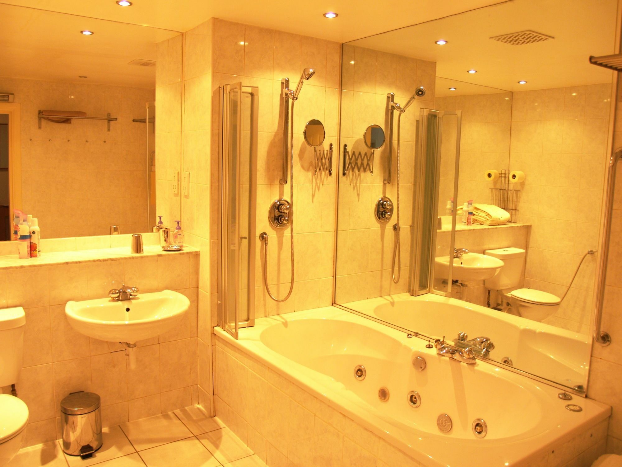Royal Mile Mansions By Edinburgh City Apartments Bagian luar foto
